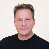  Ofer Reinhardt